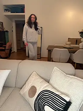 SophiiaStarr online show from 10.18.25