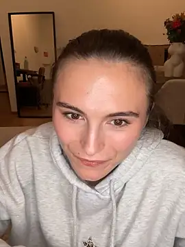 SophiiaStarr online show from 10.29.25