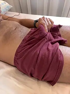 Hiuwee online show from 10.04.25