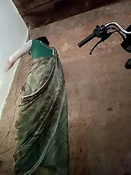 Snapshot of Punam_jindal chatting on 10.14.25 Punam jindal online show from 10.14.25