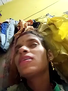 Snapshot of Punam_jindal chatting on 10.22.25 Punam jindal online show from 10.22.25