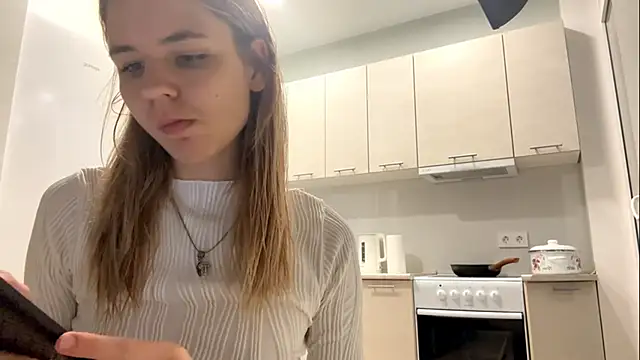 Snapshot of Denni_Spilber chatting on 10.13.25 Denni Spilber online show from 10.13.25