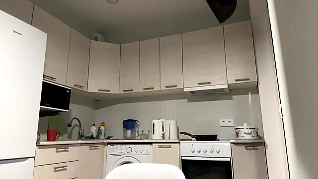 Snapshot of Denni_Spilber chatting on 10.14.25 Denni Spilber online show from 10.14.25