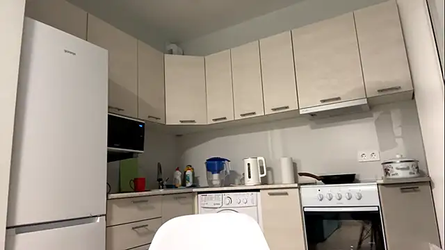 Snapshot of Denni_Spilber chatting on 10.17.25 Denni Spilber online show from 10.17.25