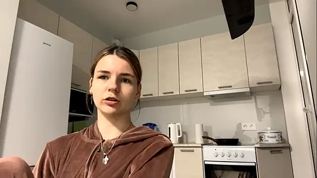 Snapshot of Denni_Spilber chatting on 10.25.25 Denni Spilber online show from 10.25.25