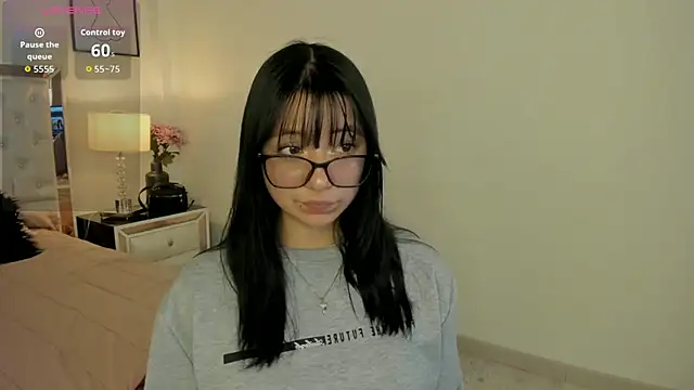 Snapshot of Zoe_Xra chatting on 06.11.26 Zoe Xra online show from 06.11.26