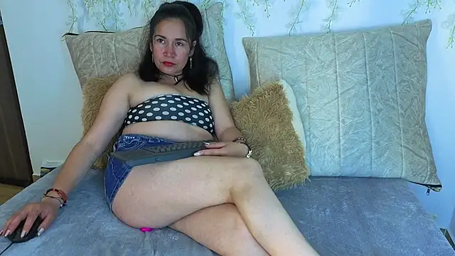 Thania fox online show from 09.27.25