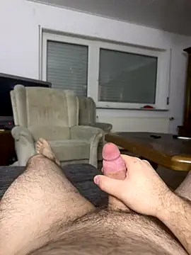 Snapshot of flamur_albania chatting on 11.10.25 flamur albania online show from 11.10.25