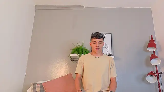 Snapshot of AAronBaker_ chatting on 09.27.25 AAronBaker online show from 09.27.25