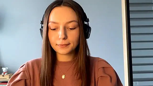 Snapshot of SoulHiperAgne_ chatting on 10.03.25 SoulHiperAgne online show from 10.03.25