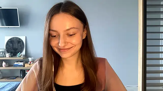 Snapshot of SoulHiperAgne_ chatting on 10.30.25 SoulHiperAgne online show from 10.30.25