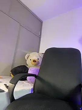 Charlottediolet online show from 10.27.25