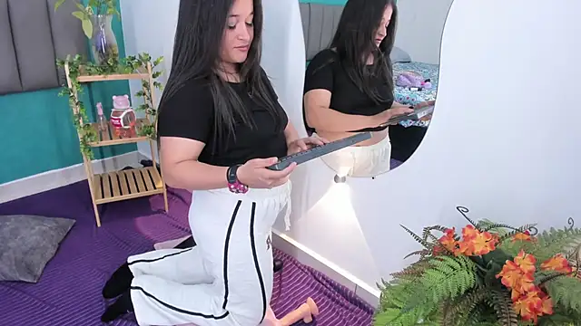 aradia kiss online show from 09.27.25