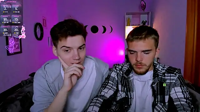 Snapshot of danny_cool chatting on 09.24.25 danny cool online show from 09.24.25