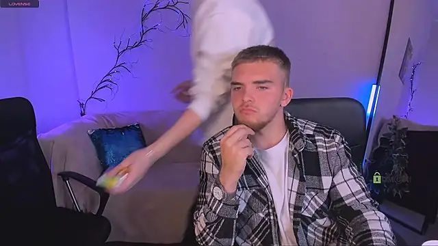 Snapshot of danny_cool chatting on 10.14.25 danny cool online show from 10.14.25