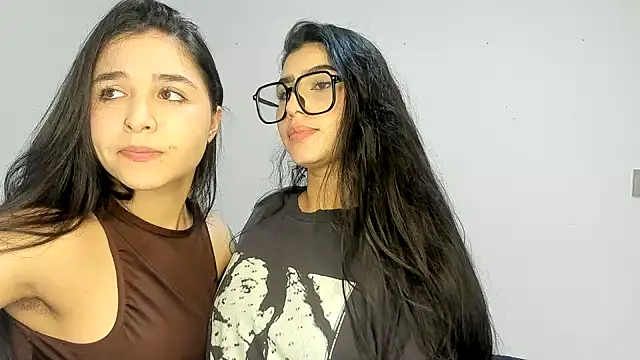 Snapshot of Sweet_and_Rous0 chatting on 02.01.26 Sweet and Rous0 online show from 02.01.26