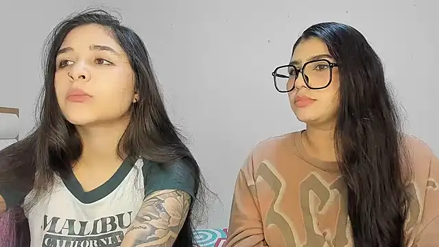 Snapshot of Sweet_and_Rous0 chatting on 02.06.26 Sweet and Rous0 online show from 02.06.26