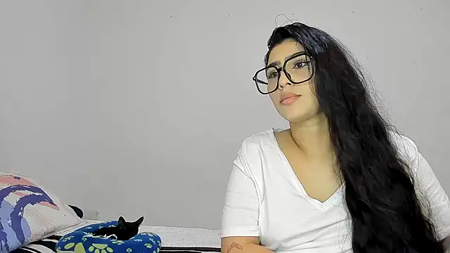 Snapshot of Sweet_and_Rous0 chatting on 02.17.26 Sweet and Rous0 online show from 02.17.26