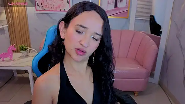 Snapshot of bella_vibess_s chatting on 06.28.26 bella vibess s online show from 06.28.26