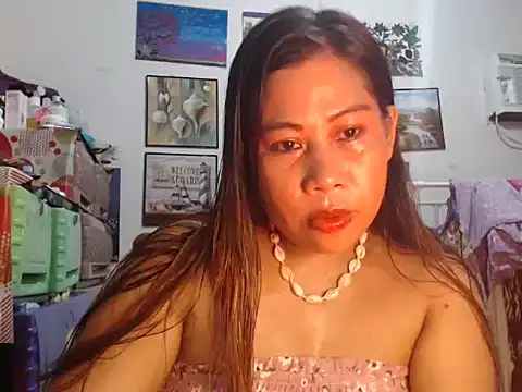 Snapshot of filipina_beauty chatting on 09.30.25 filipina beauty online show from 09.30.25