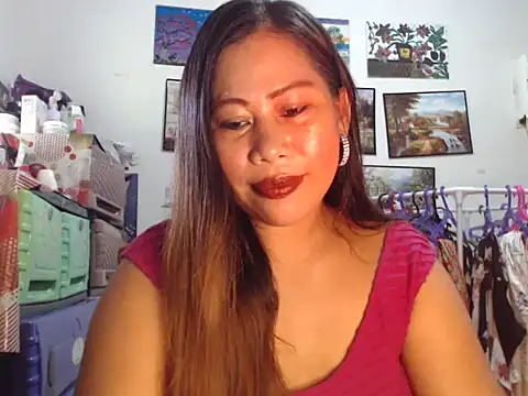Snapshot of filipina_beauty chatting on 10.26.25 filipina beauty online show from 10.26.25