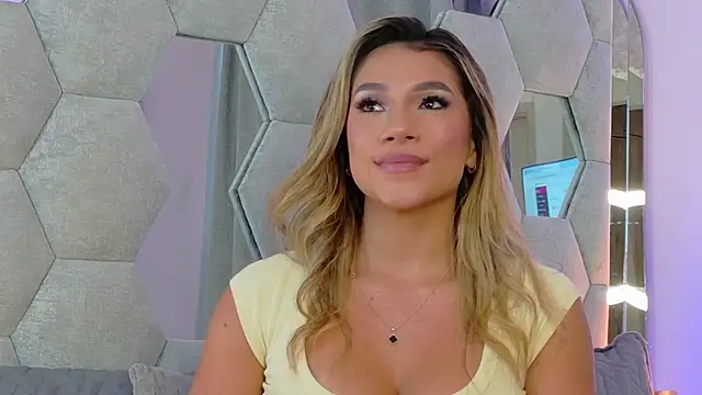 NicoleArmani online show from 02.06.26