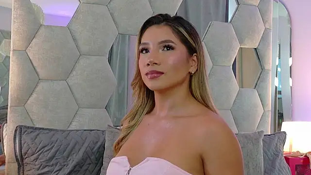 NicoleArmani online show from 02.08.26