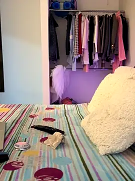 Snapshot of Min_junn chatting on 09.27.25 Min junn online show from 09.27.25