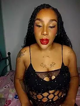 Snapshot of Queen_Amara chatting on 04.25.26 Queen Amara online show from 04.25.26