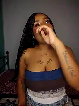 Snapshot of Queen_Amara chatting on 04.28.26 Queen Amara online show from 04.28.26