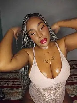 Snapshot of Queen_Amara chatting on 06.16.26 Queen Amara online show from 06.16.26