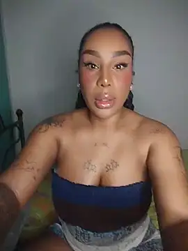 Snapshot of Queen_Amara chatting on 07.24.26 Queen Amara online show from 07.24.26