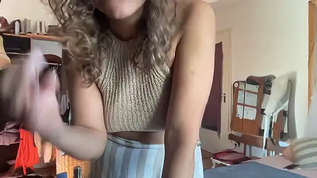 ShakiraLuxorinee online show from 09.21.25