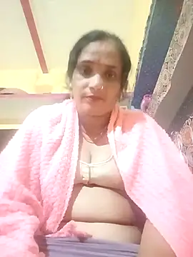 Snapshot of Hot-kal93 chatting on 10.31.25 Hot-kal93 online show from 10.31.25