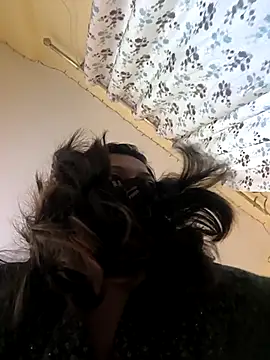 Snapshot of SpicykhalifaX chatting on 11.10.25 SpicykhalifaX online show from 11.10.25