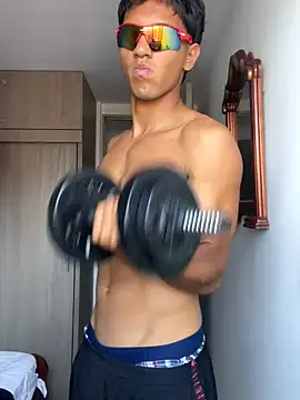 silverbody19 online show from 09.13.25