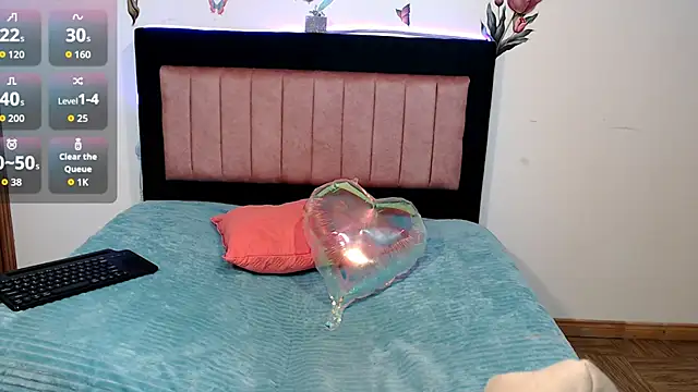 Valeryxs online show from 11.25.25