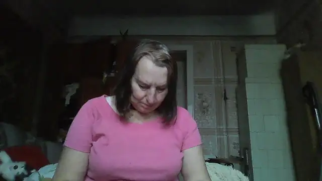 Snapshot of AnnaLive570 chatting on 11.16.25 AnnaLive570 online show from 11.16.25