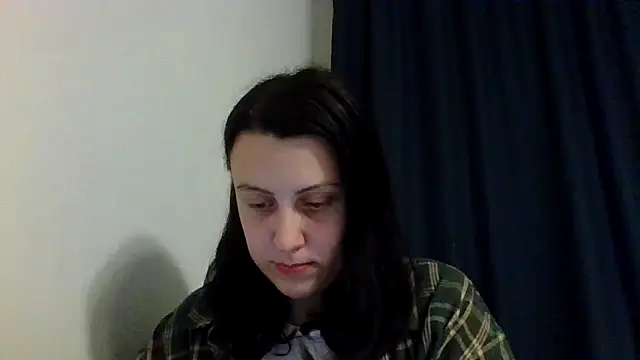 Snapshot of Nyrella chatting on 11.05.25 Nyrella online show from 11.05.25