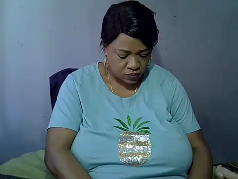 Snapshot of BUSTY_QUEEEN chatting on 11.09.25 BUSTY QUEEEN online show from 11.09.25