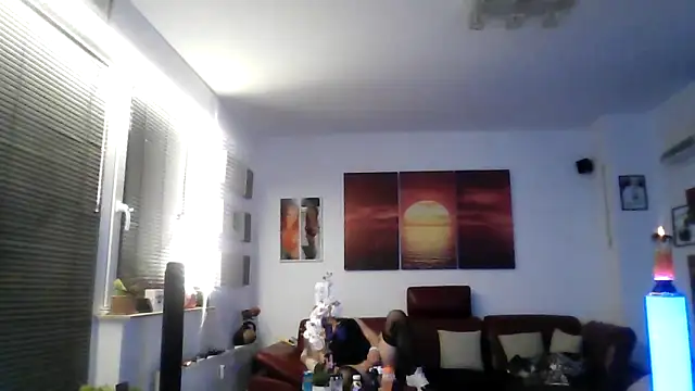 Snapshot of hellgirl1980 chatting on 10.12.25 hellgirl1980 online show from 10.12.25