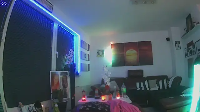 Snapshot of hellgirl1980 chatting on 10.26.25 hellgirl1980 online show from 10.26.25