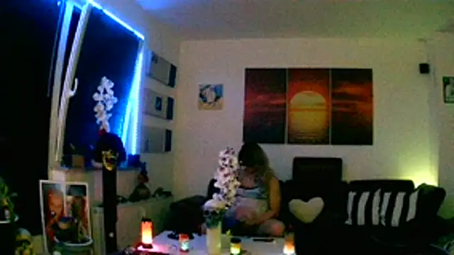 Snapshot of hellgirl1980 chatting on 11.10.25 hellgirl1980 online show from 11.10.25