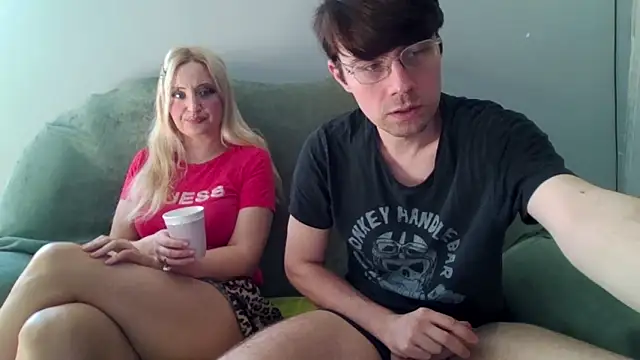 Snapshot of Eric_Basilio chatting on 09.30.25 Eric Basilio online show from 09.30.25