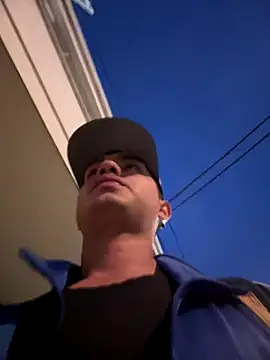 Snapshot of lonewolt chatting on 09.16.25 lonewolt online show from 09.16.25