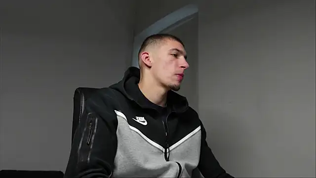 Snapshot of Ryan_Dozer chatting on 10.05.25 Ryan Dozer online show from 10.05.25