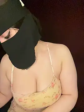 Snapshot of RooVaaN-Xx chatting on 02.13.26 RooVaaN-Xx online show from 02.13.26