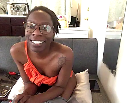 littyleesh1 online show from 12.04.25