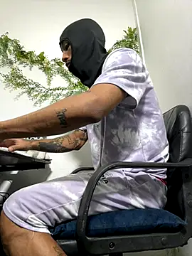 Snapshot of carl_jhonson821 chatting on 10.19.25 carl jhonson821 online show from 10.19.25