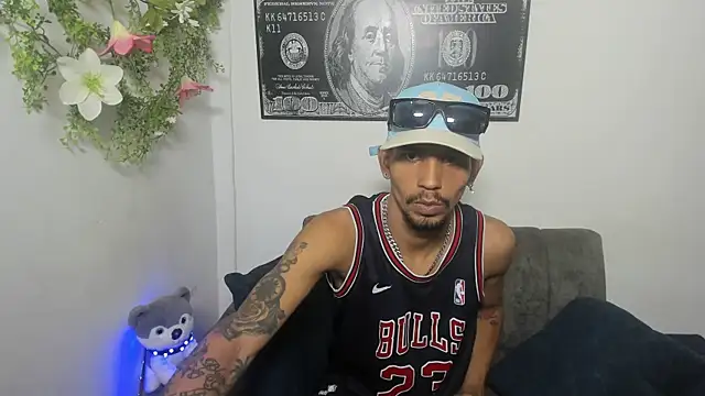 Snapshot of carl_jhonson821 chatting on 11.12.25 carl jhonson821 online show from 11.12.25